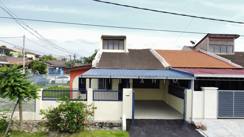 Rumah Teres 1 Tingkat untuk Dijual di Ampang Jaya (Ampang) - Azli Ibrahim - Exterior - PropertyGuru.com.my
