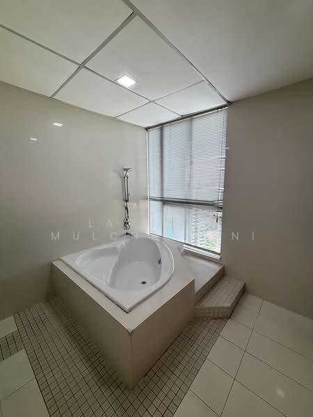 Condominium for Rent at Kiaramas Ayuria - Lachman Mulchandani - Master bathroom - PropertyGuru.com.my