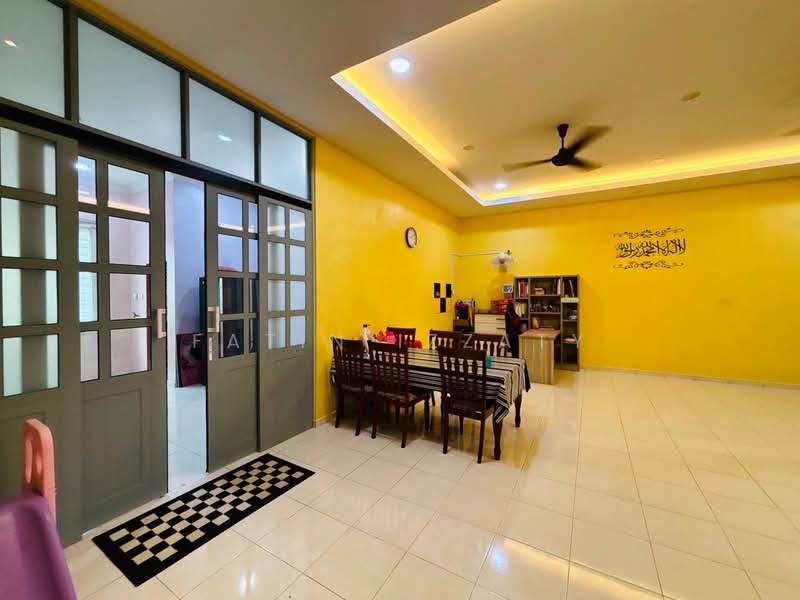 Rumah Berkembar untuk Dijual di Tangkak (Johor) - Fatin Izzaty - PropertyGuru.com.my