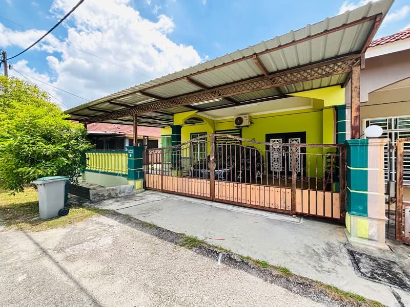 Rumah Berkembar untuk Dijual di Tangkak (Johor) - Fatin Izzaty - PropertyGuru.com.my