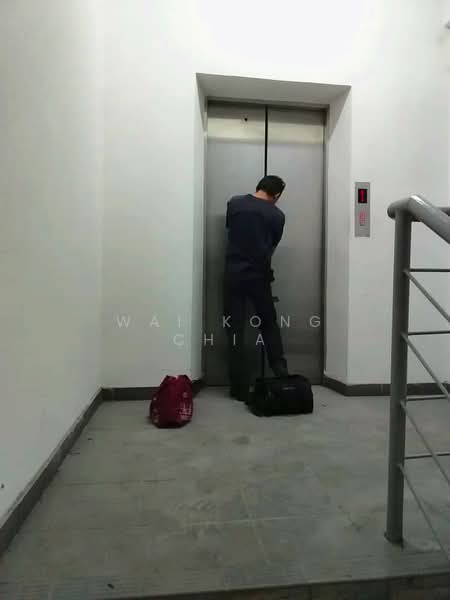 Kedai / Pejabat untuk Dijual di MKH Avenue (Kajang) - Wai Kong Chia - Corridor - PropertyGuru.com.my