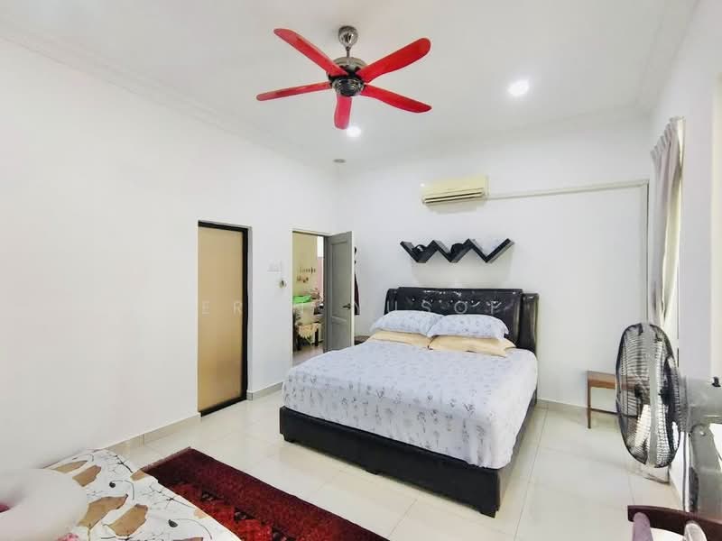 Rumah Banglo untuk Disewa di Taman Melawati (Ulu Kelang) - Erin Yusof - Bedroom - PropertyGuru.com.my