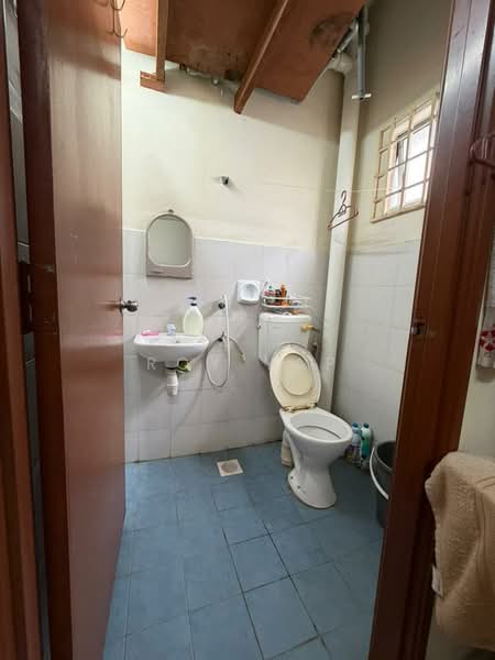 Apartment for Sale at Sri Mas - Roy Yap - Bathroom - PropertyGuru.com.my