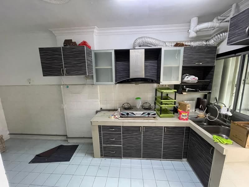 Kondominium untuk Dijual di Pelangi Indah Condominium - Minnie Wong - Kitchen - PropertyGuru.com.my