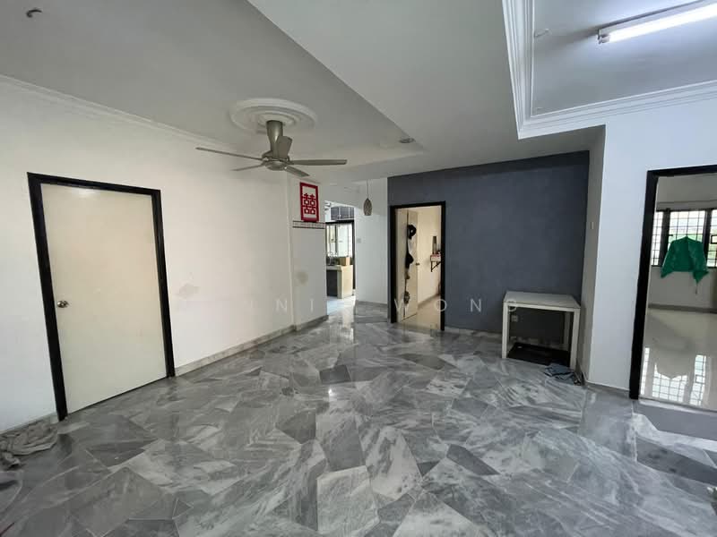Kondominium untuk Dijual di Pelangi Indah Condominium - Minnie Wong - Living Room - PropertyGuru.com.my