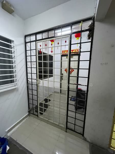 Kondominium untuk Dijual di Pelangi Indah Condominium - Minnie Wong - Entrance - PropertyGuru.com.my