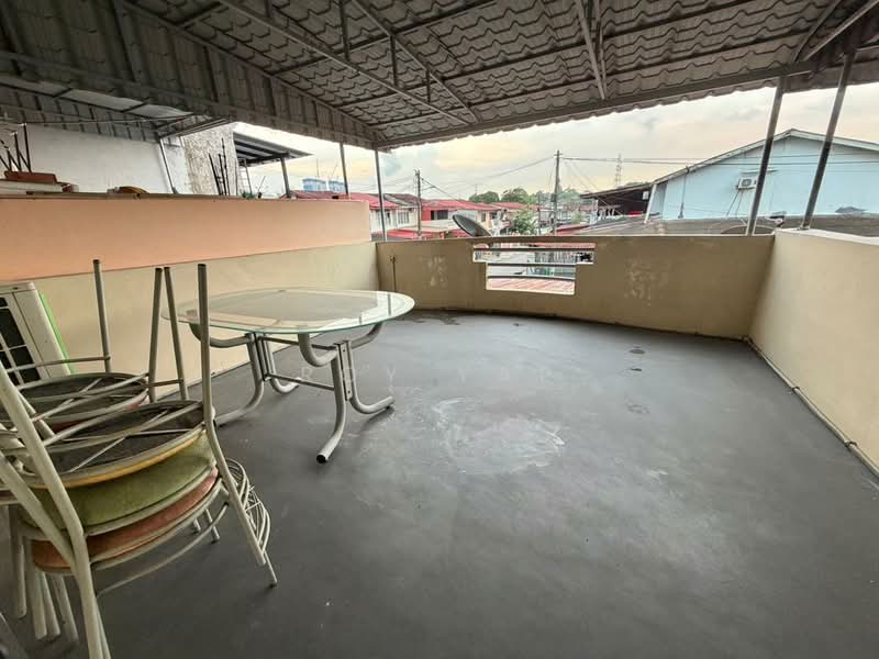 Rumah Teres 2 Tingkat untuk Dijual di Taman Johor Jaya (Johor Bahru) - Roy Yap - Balcony - PropertyGuru.com.my