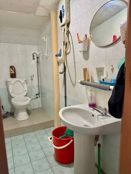 Rumah Teres 2 Tingkat untuk Dijual di Taman Johor Jaya (Johor Bahru) - Roy Yap - Bathroom - PropertyGuru.com.my