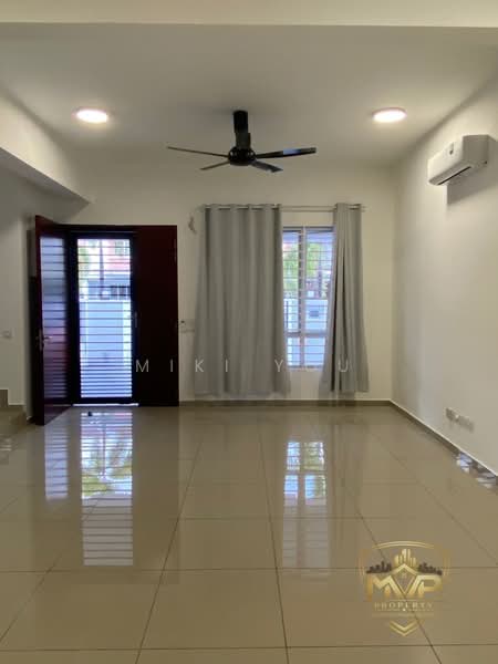 Rumah Teres 2 Tingkat untuk Disewa di Bandar Rimbayu (Telok Panglima Garang) - Miki You - Living Room - PropertyGuru.com.my