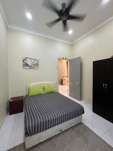 Rumah Teres 2 Tingkat untuk Disewa di Bandar Rimbayu (Telok Panglima Garang) - Miki You - Bedroom - PropertyGuru.com.my