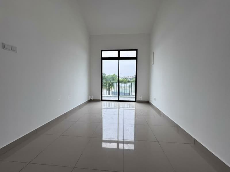 2-storey Terraced House for Sale in Taman Seri Austin (Tebrau) - Jennie Chew - Balcony - PropertyGuru.com.my