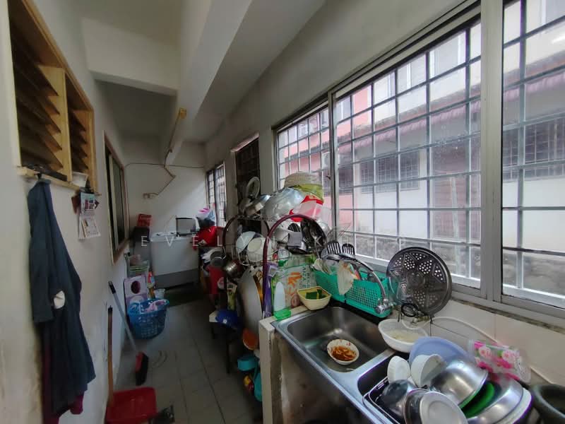 2-storey Terraced House for Sale in Bandar Country Homes (Rawang) - Evelyn Khoo - Back Yard - PropertyGuru.com.my