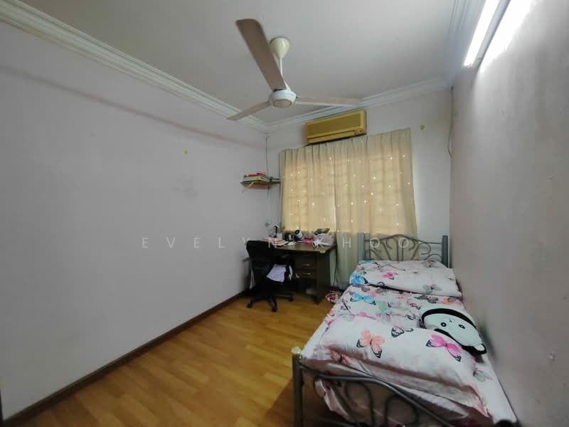 2-storey Terraced House for Sale in Bandar Country Homes (Rawang) - Evelyn Khoo - Bedroom - PropertyGuru.com.my