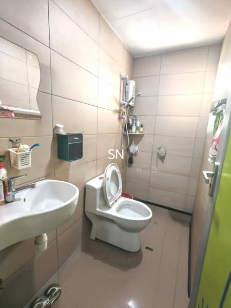 Pangsapuri untuk Dijual di Vista Indah Putra - Suen Ng - Bathroom - PropertyGuru.com.my