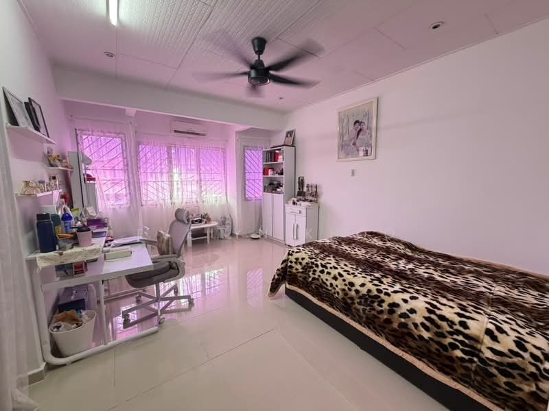2-storey Terraced House for Sale in Bandar Country Homes (Rawang) - Evelyn Khoo - Bedroom - PropertyGuru.com.my