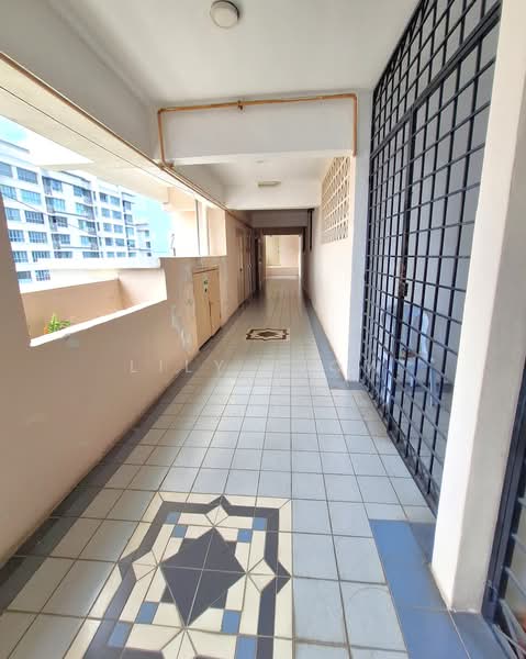 Kondominium untuk Dijual di Vista Komanwel A - Lily Siow - Corridor - PropertyGuru.com.my