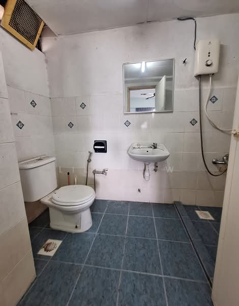 Kondominium untuk Dijual di Vista Komanwel A - Lily Siow - Bathroom - PropertyGuru.com.my