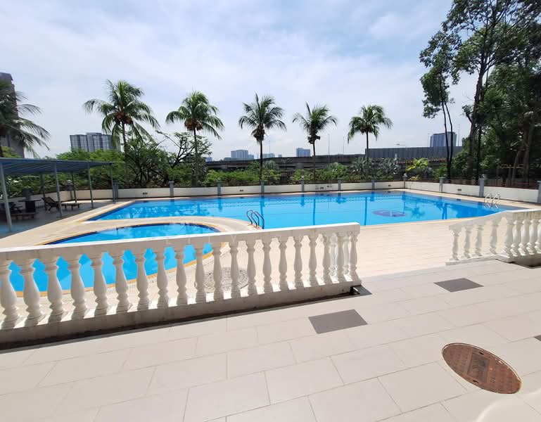 Kondominium untuk Dijual di Vista Komanwel A - Lily Siow - Swimming Pool - Vista Komanwel A - PropertyGuru.com.my