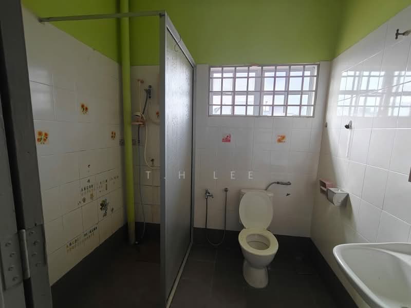 Rumah Teres 2 Tingkat untuk Dijual di Shah Alam (Selangor) - T.H Lee - Bathroom - PropertyGuru.com.my