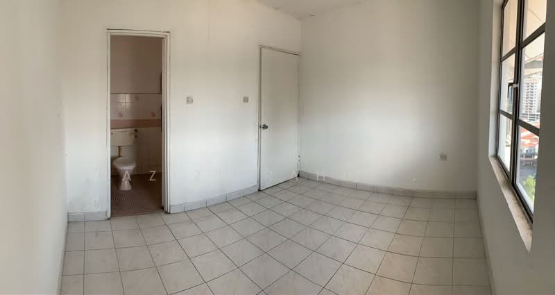 Condominium for Sale at Genting Court Condominium - Azizirrahim . - Bathroom - PropertyGuru.com.my
