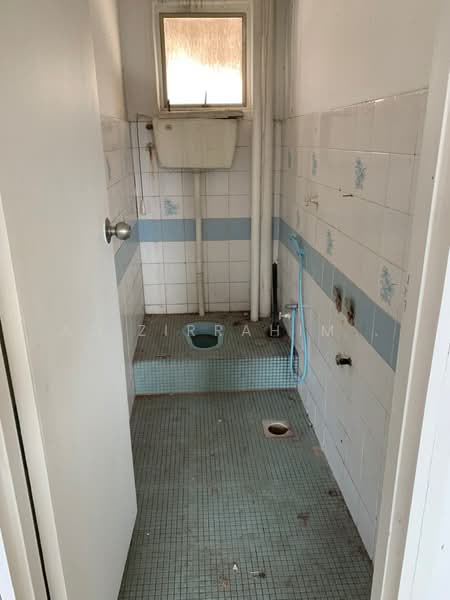 Condominium for Sale at Genting Court Condominium - Azizirrahim . - Bathroom - PropertyGuru.com.my