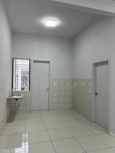 2-storey Terraced House for Sale in Anggun (Rawang) - Evelyn Khoo - Kitchen - PropertyGuru.com.my
