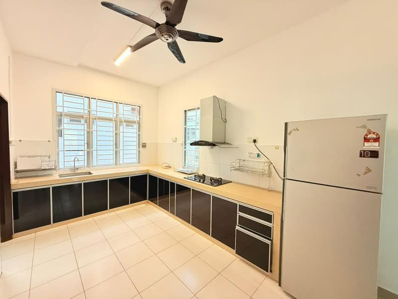 2-storey Terraced House for Rent in Taman Seri Austin (Tebrau) - Fu Guan - Kitchen - PropertyGuru.com.my
