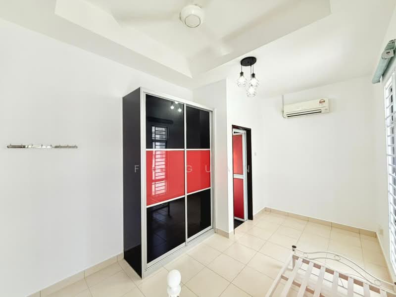 2-storey Terraced House for Rent in Taman Seri Austin (Tebrau) - Fu Guan - Bedroom - PropertyGuru.com.my