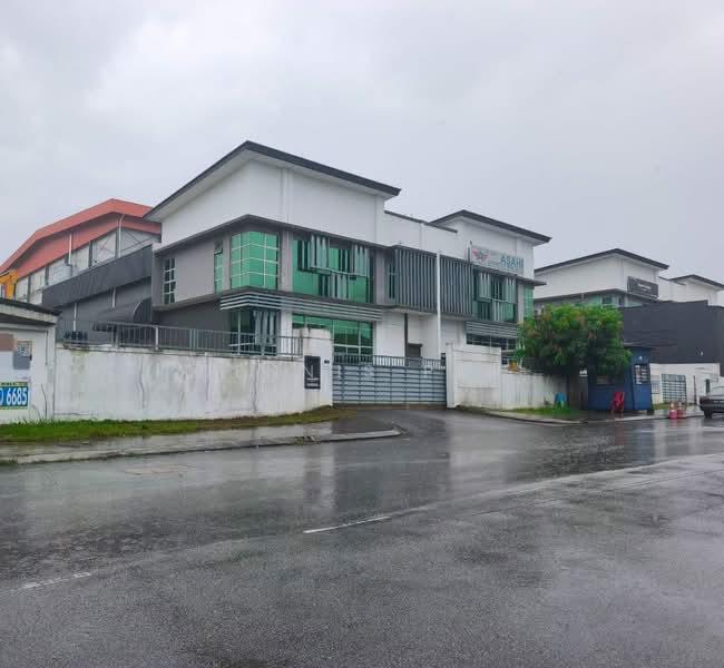 Semi-D Factory for Rent in Kempas Utama (Tebrau) - Dennis Peh - Exterior - PropertyGuru.com.my