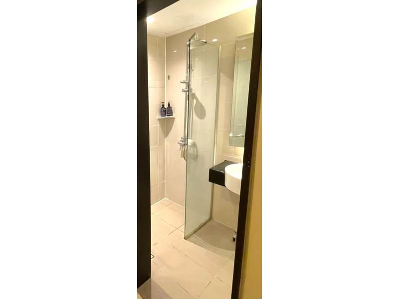 Servis Apartment untuk Disewa di Centrestage Designer Suite - Carlos Ng - Bathroom - PropertyGuru.com.my