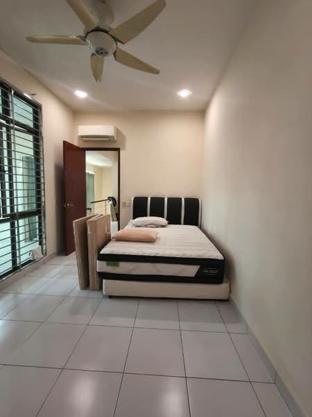 Cluster House for Sale in Taman Sutera Utama (Skudai) - Luis Lim - Bedroom - PropertyGuru.com.my