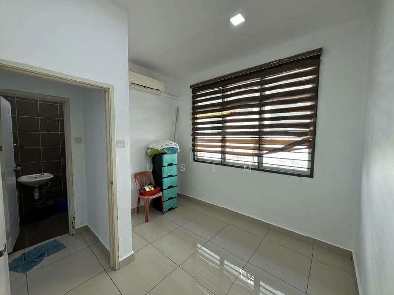 Rumah Teres 2 Tingkat untuk Disewa di Taman Ehsan Jaya (Ulu Tiram) - Luis Lim - Bathroom - PropertyGuru.com.my