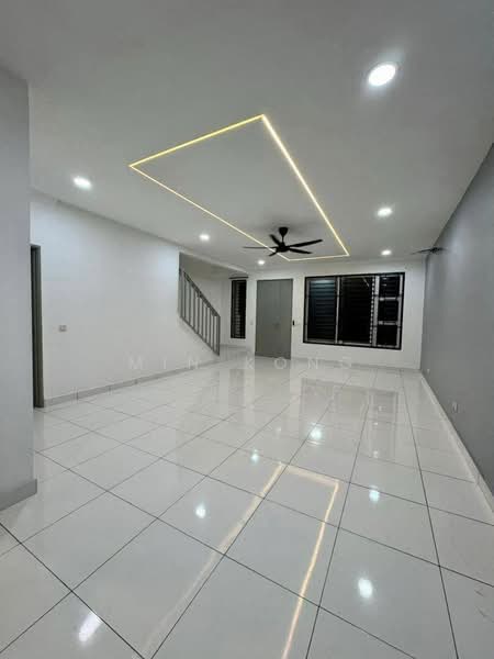 Rumah Teres 2 Tingkat untuk Dijual di Setia Eco Gardens (Gelang Patah) - Min Kong - Living Room - PropertyGuru.com.my