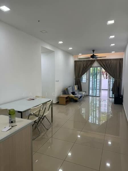 Service Residence for Rent at Meridin Bayvue Serviced Apartment - Janice Chan - Living Room - PropertyGuru.com.my