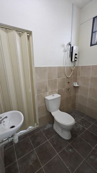 Rumah Teres 2 Tingkat untuk Dijual di Senai (Johor) - Albert Liew - Bathroom - PropertyGuru.com.my