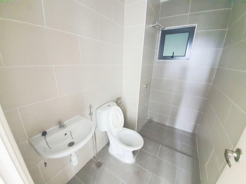 Servis Apartment untuk Disewa di Kiara Plaza - AK TAY - Bathroom - PropertyGuru.com.my