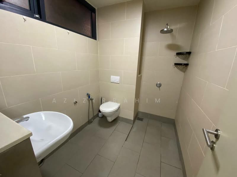 Service Residence for Sale at Tamarind Suites - Azizirrahim . - Bathroom - PropertyGuru.com.my