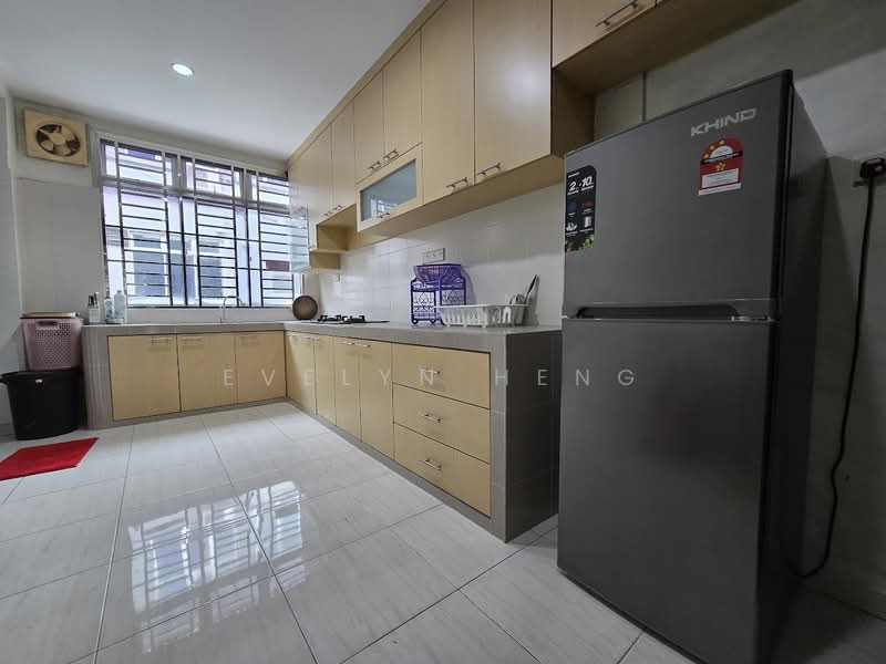 Rumah Teres 2 Tingkat untuk Disewa di Taman Ehsan Jaya (Ulu Tiram) - Evelyn Heng - Kitchen - PropertyGuru.com.my