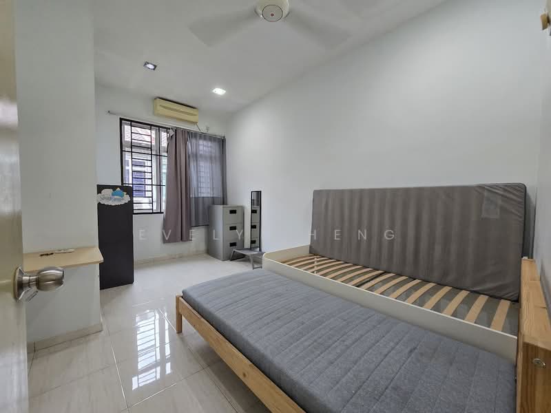 Rumah Teres 2 Tingkat untuk Disewa di Taman Ehsan Jaya (Ulu Tiram) - Evelyn Heng - Bedroom - PropertyGuru.com.my