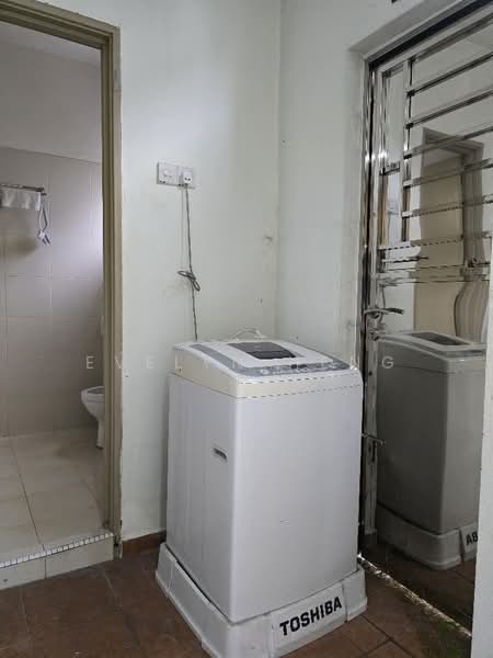 Rumah Teres 2 Tingkat untuk Disewa di Taman Ehsan Jaya (Ulu Tiram) - Evelyn Heng - Bathroom - PropertyGuru.com.my