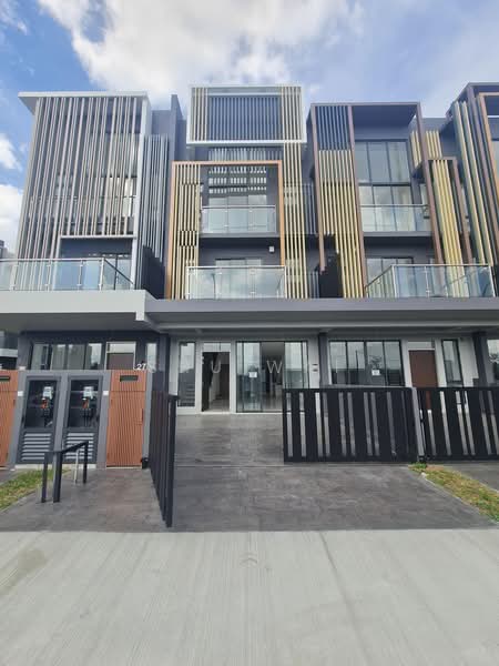 Rumah Teres 3 Tingkat untuk Disewa di Subang Jaya (Selangor) - Shu Wai - Exterior - PropertyGuru.com.my