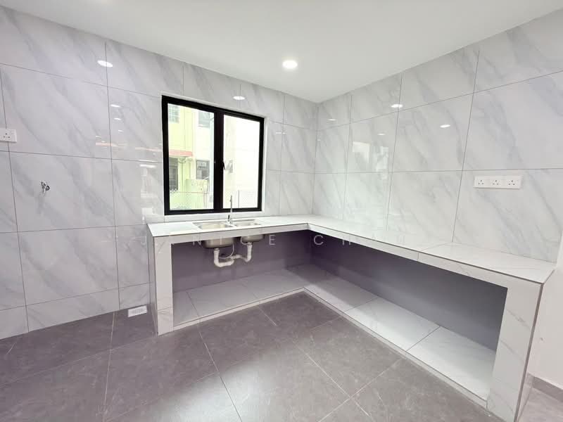 2-storey Terraced House for Sale in Bandar Baru Permas Jaya (Permas Jaya) - Janice Chan - Kitchen - PropertyGuru.com.my