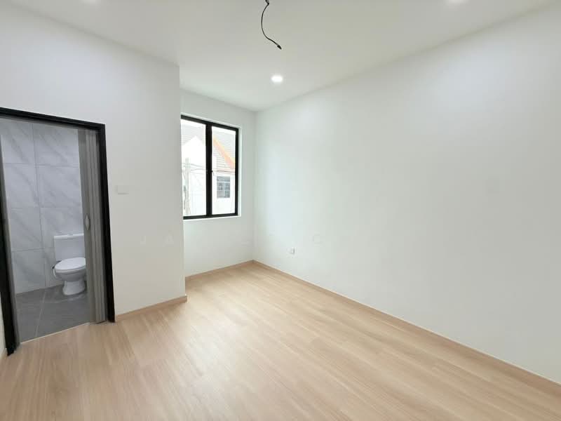 2-storey Terraced House for Sale in Bandar Baru Permas Jaya (Permas Jaya) - Janice Chan - Bedroom - PropertyGuru.com.my