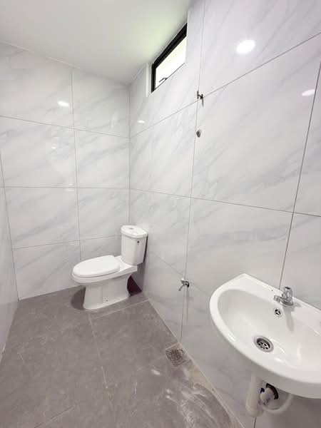 2-storey Terraced House for Sale in Bandar Baru Permas Jaya (Permas Jaya) - Janice Chan - Bathroom - PropertyGuru.com.my