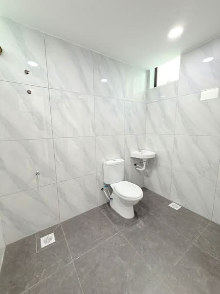 2-storey Terraced House for Sale in Bandar Baru Permas Jaya (Permas Jaya) - Janice Chan - Bathroom - PropertyGuru.com.my