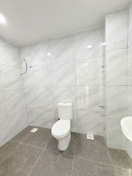 2-storey Terraced House for Sale in Bandar Baru Permas Jaya (Permas Jaya) - Janice Chan - Bathroom - PropertyGuru.com.my