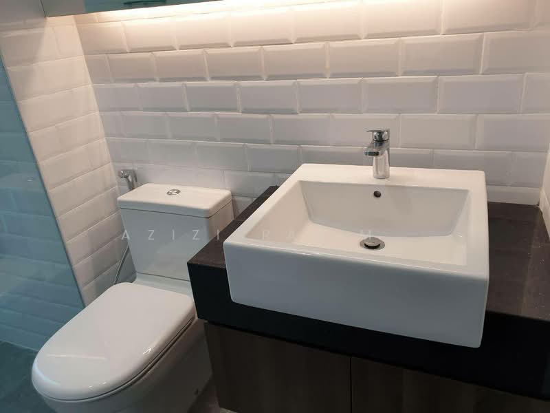 Service Residence for Sale at Serviced Residence @ Shaftsbury Putrajaya - Azizirrahim . - Bathroom - PropertyGuru.com.my