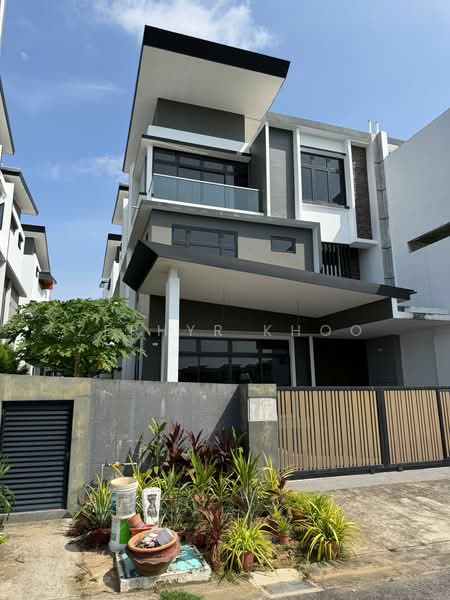 Rumah Berkembar untuk Dijual di Nusa Sentral (Iskandar Puteri (Nusajaya)) - Zephyr Khoo - PropertyGuru.com.my