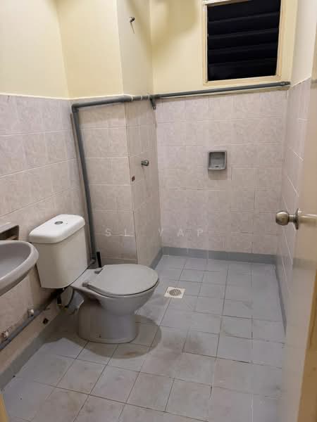 Condominium for Sale at Bayu Tasik 1 - SL Yap - Bathroom - PropertyGuru.com.my