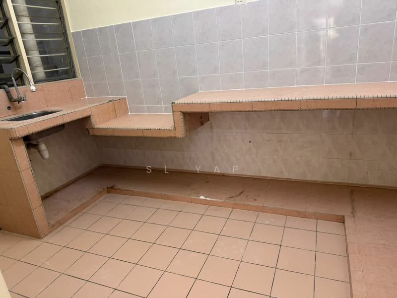 Condominium for Sale at Bayu Tasik 1 - SL Yap - Kitchen - PropertyGuru.com.my
